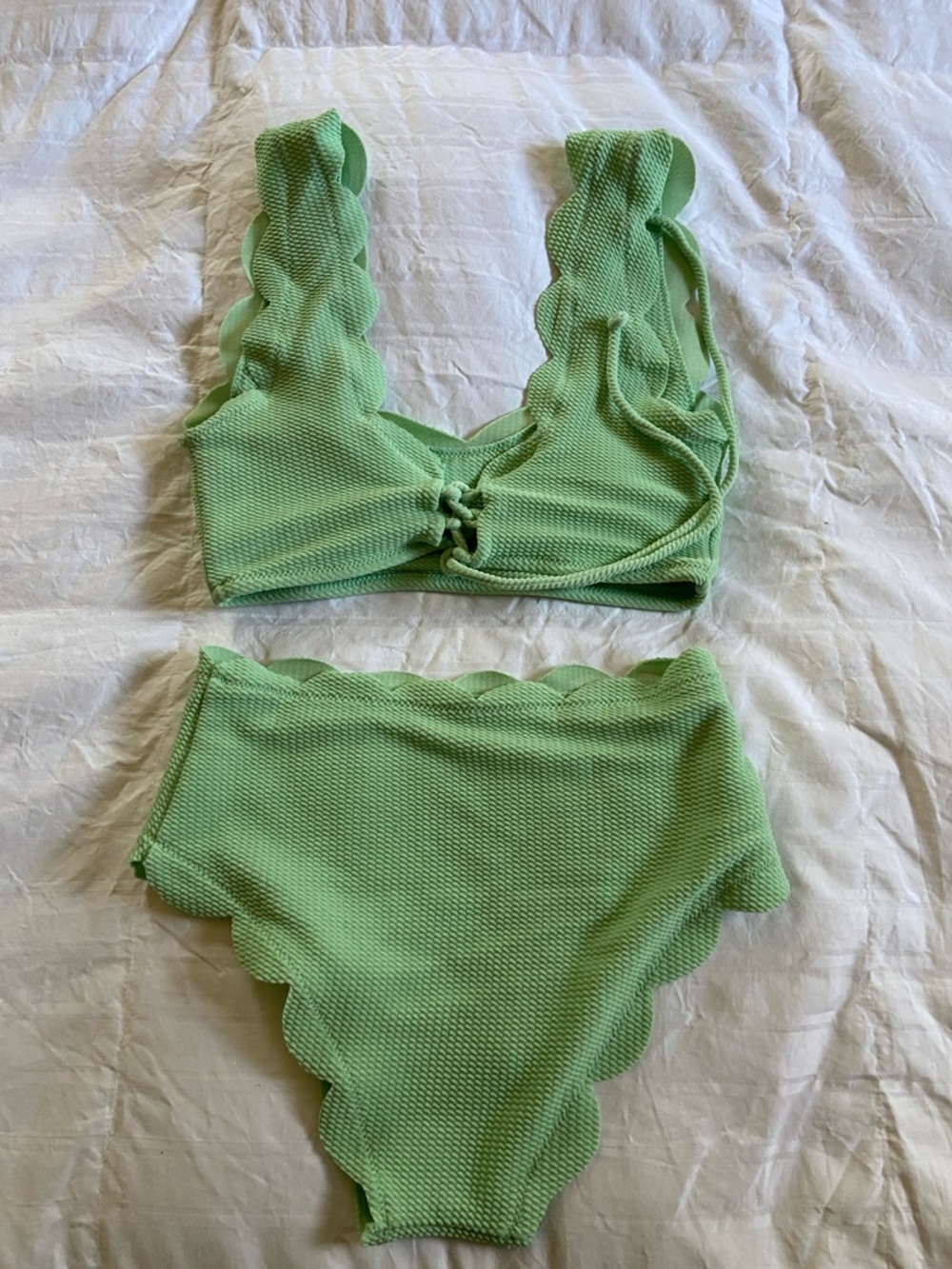 Scallop-Edge Bandeau Bikini Set - Mint Green - Picture 2 of 2
